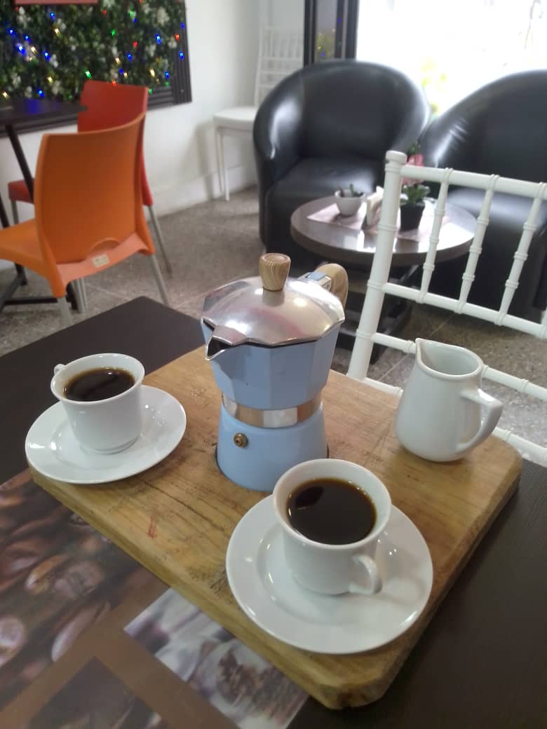 Servicio de Greca Cafe Negro